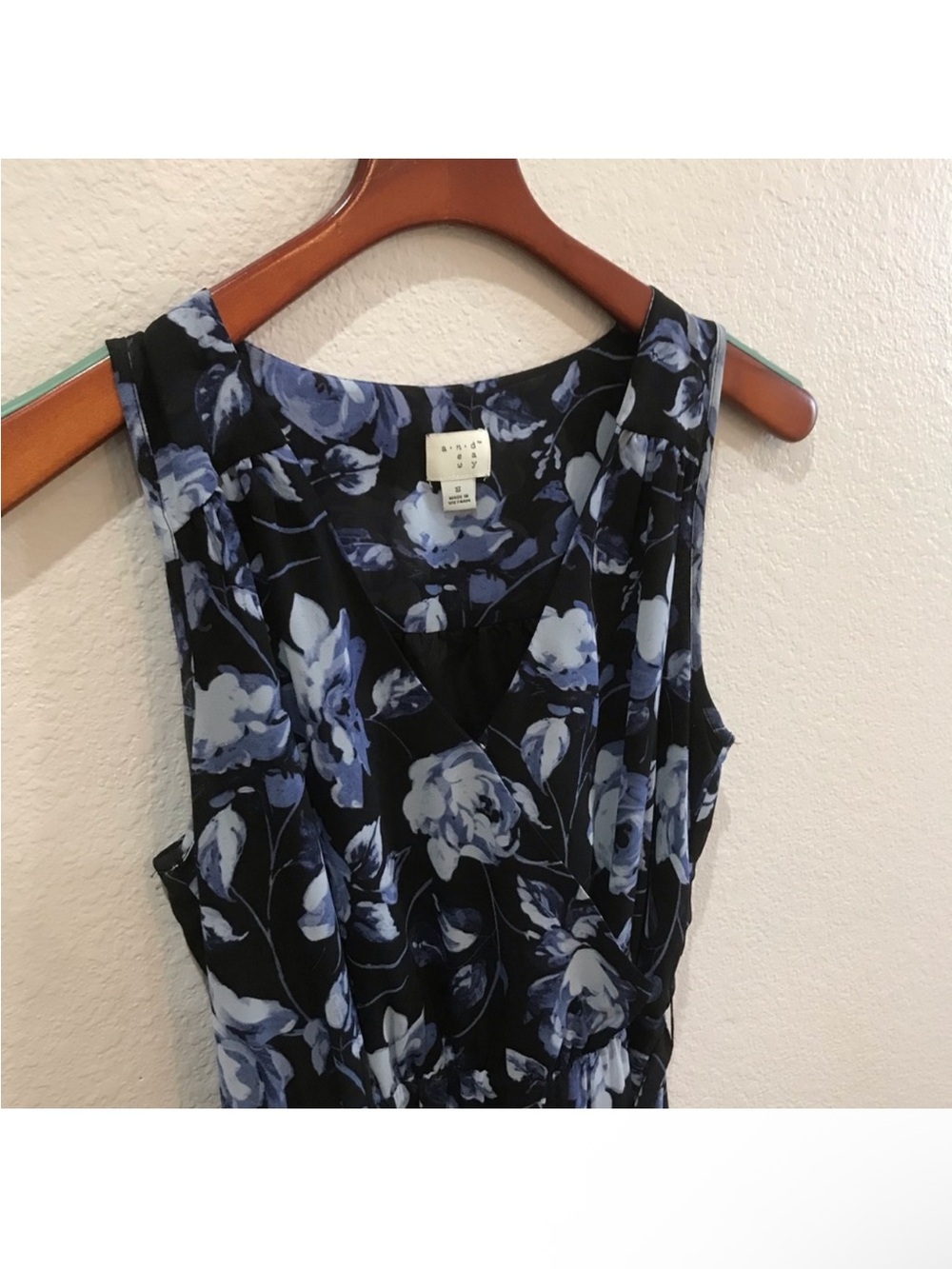 a new day Black and Blue Floral V-Neck Sleeveless Midi Dress - Picture 6 of 7